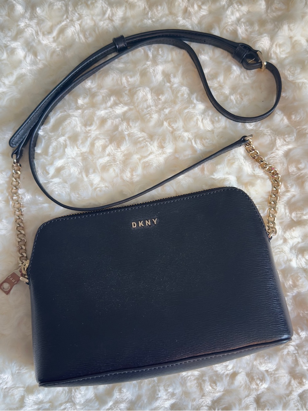 DKNY • Bryant-Dome crossbody
